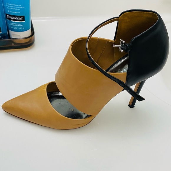 Coach Shoes - Coach size 9.5 color tan and black